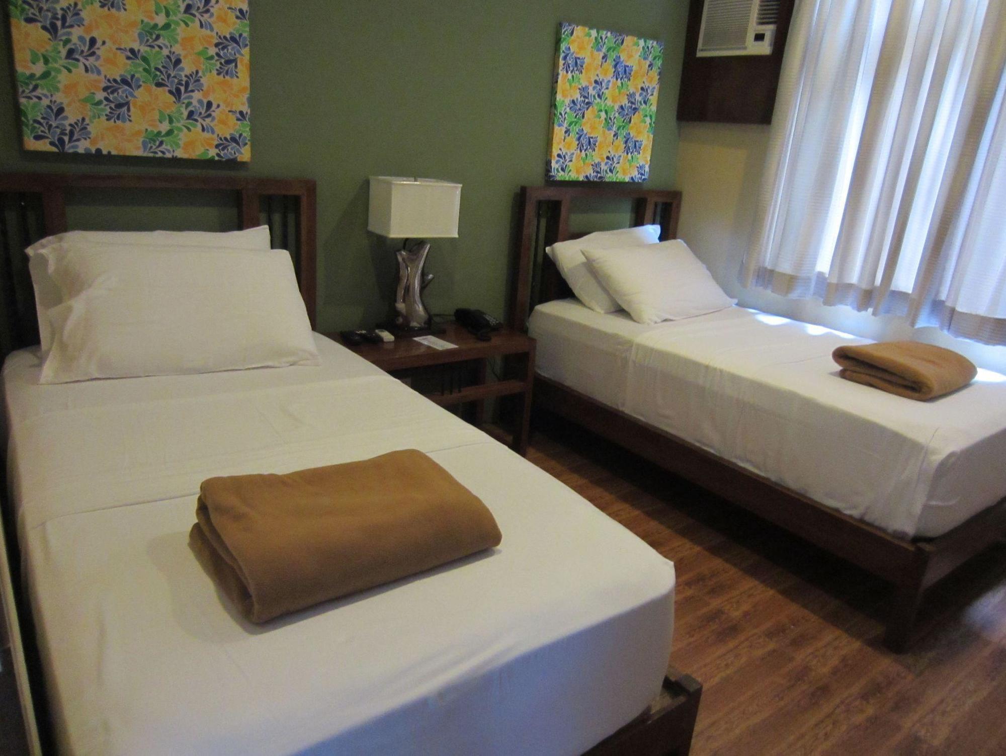 Purple Tree Bed & Breakfast Paranaque City Ngoại thất bức ảnh