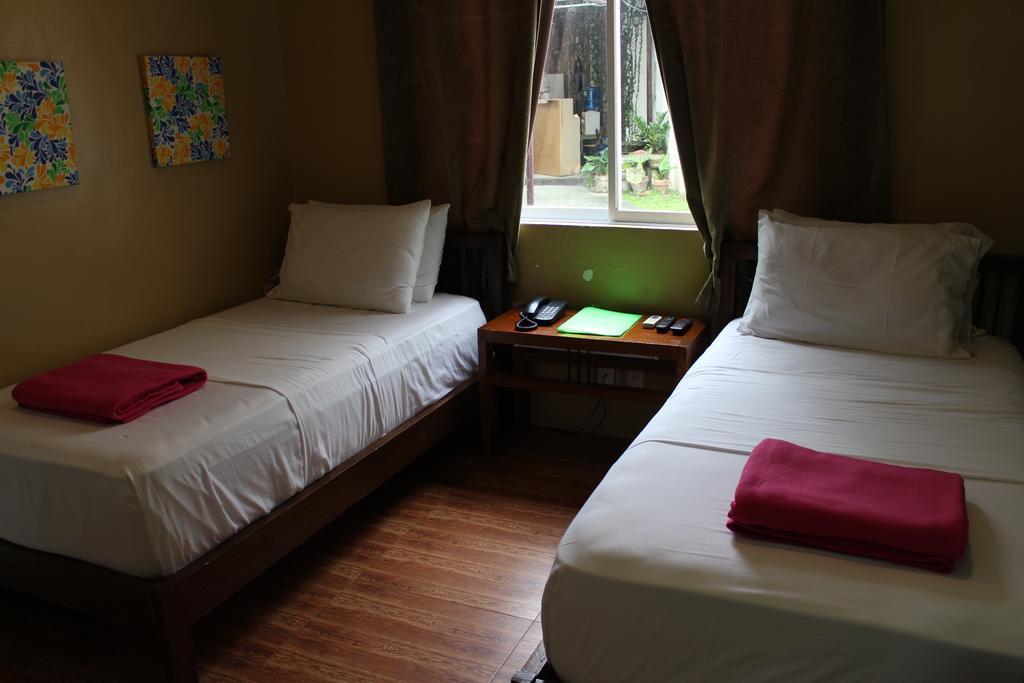 Purple Tree Bed & Breakfast Paranaque City Ngoại thất bức ảnh