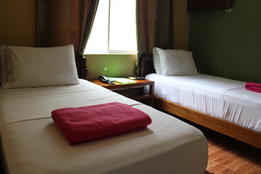 Purple Tree Bed & Breakfast Paranaque City Ngoại thất bức ảnh