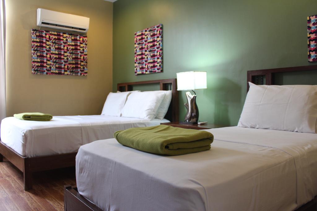 Purple Tree Bed & Breakfast Paranaque City Ngoại thất bức ảnh