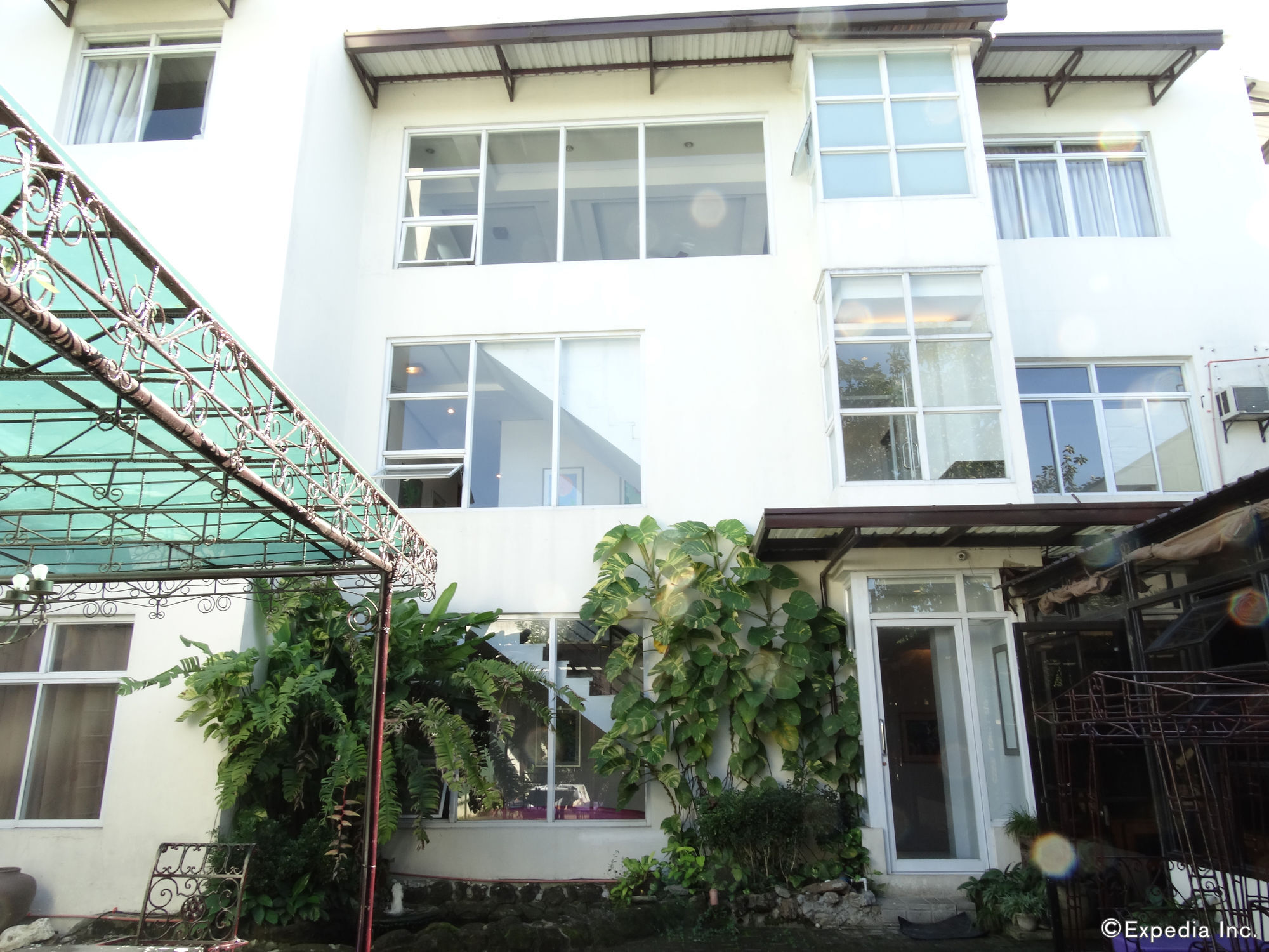 Purple Tree Bed & Breakfast Paranaque City Ngoại thất bức ảnh
